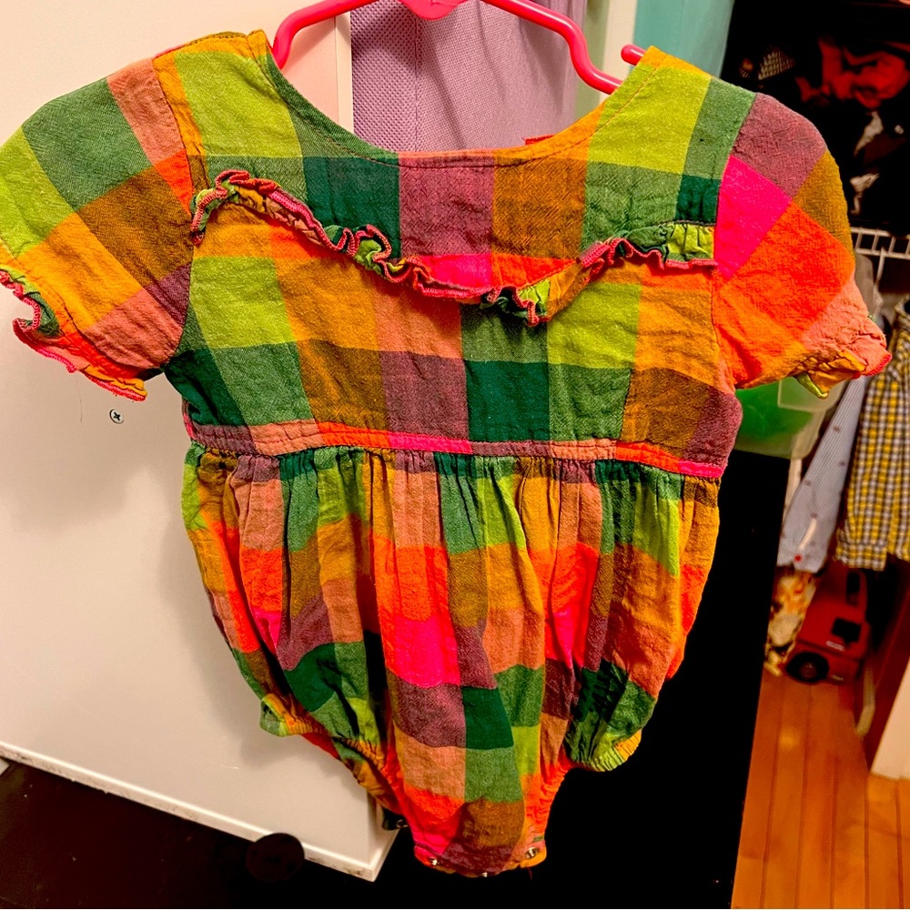 Adorable onesie Pink Chicken 12-18months